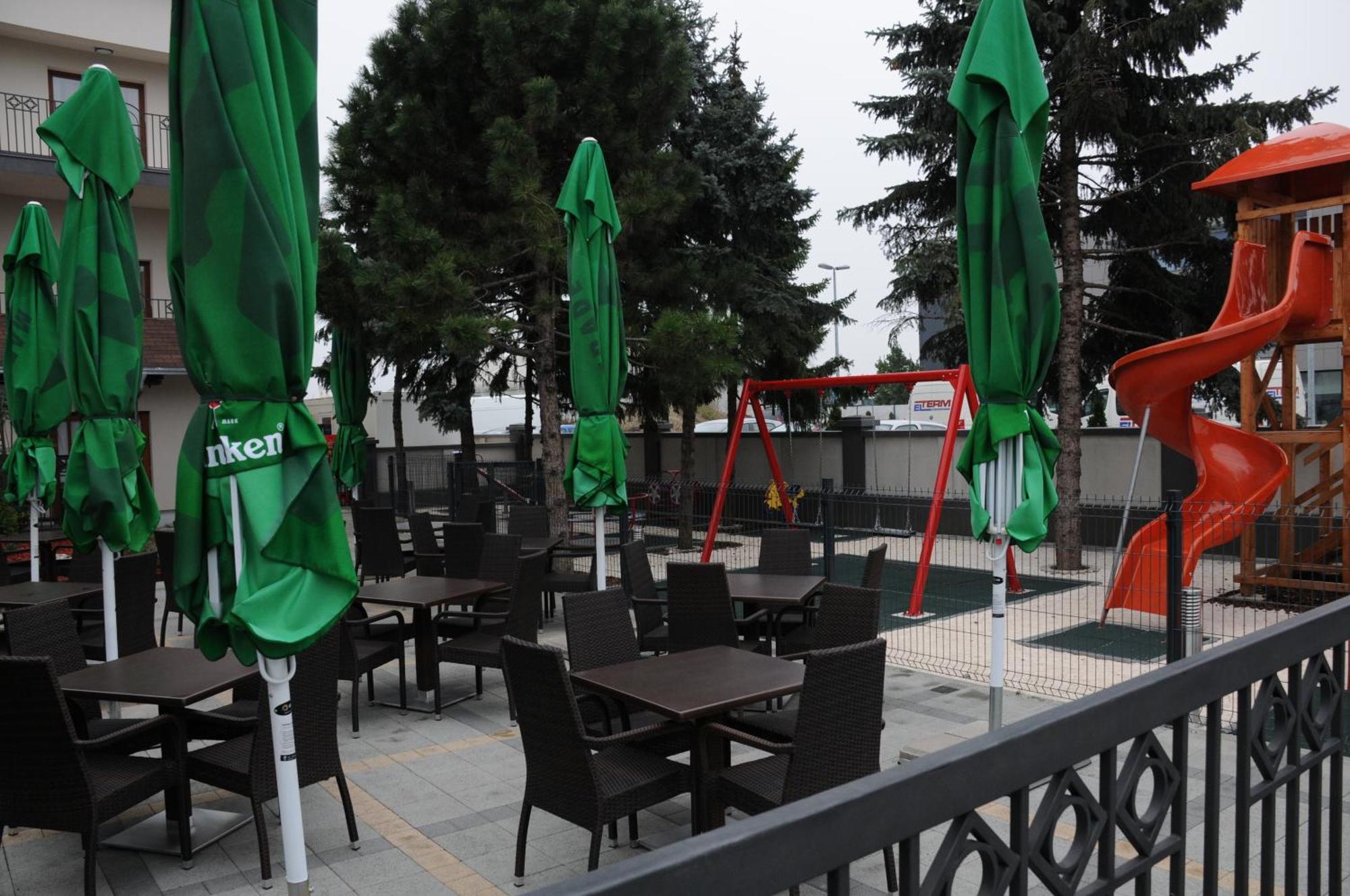 Hotel Calypso Загреб Экстерьер фото