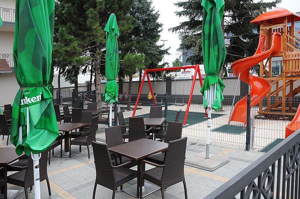 Hotel Calypso Загреб Экстерьер фото