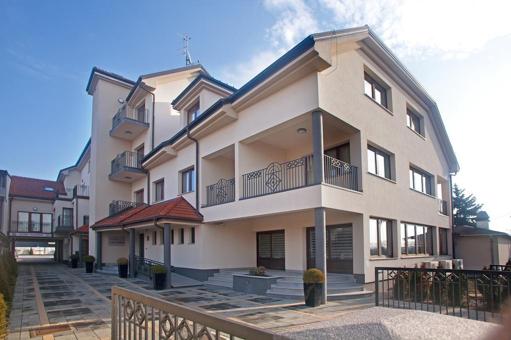 Hotel Calypso Загреб Экстерьер фото