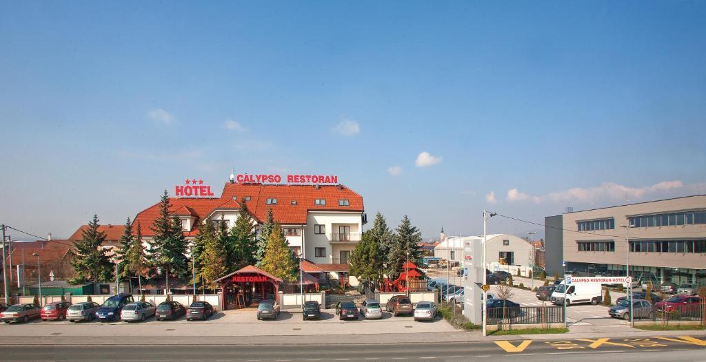 Hotel Calypso Загреб Экстерьер фото