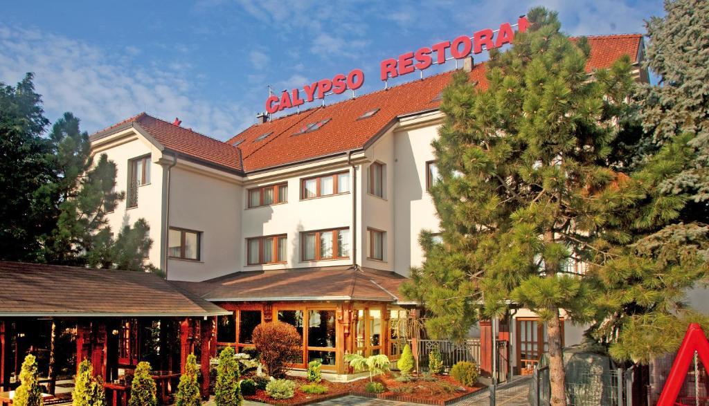 Hotel Calypso Загреб Экстерьер фото